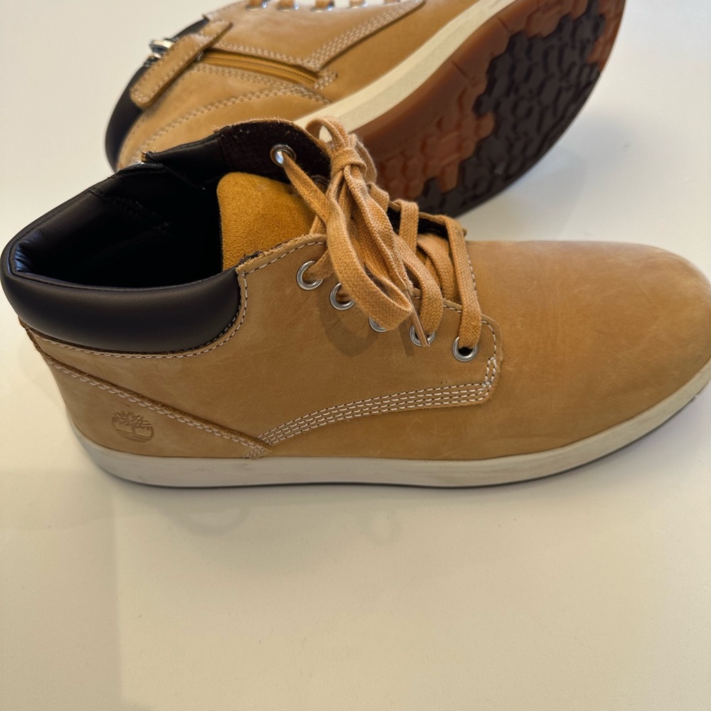 Timberland Men's Chukka Boots in Tan and Black great condition